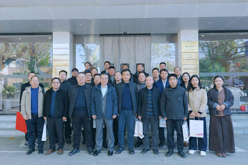 合影.png 合影.png